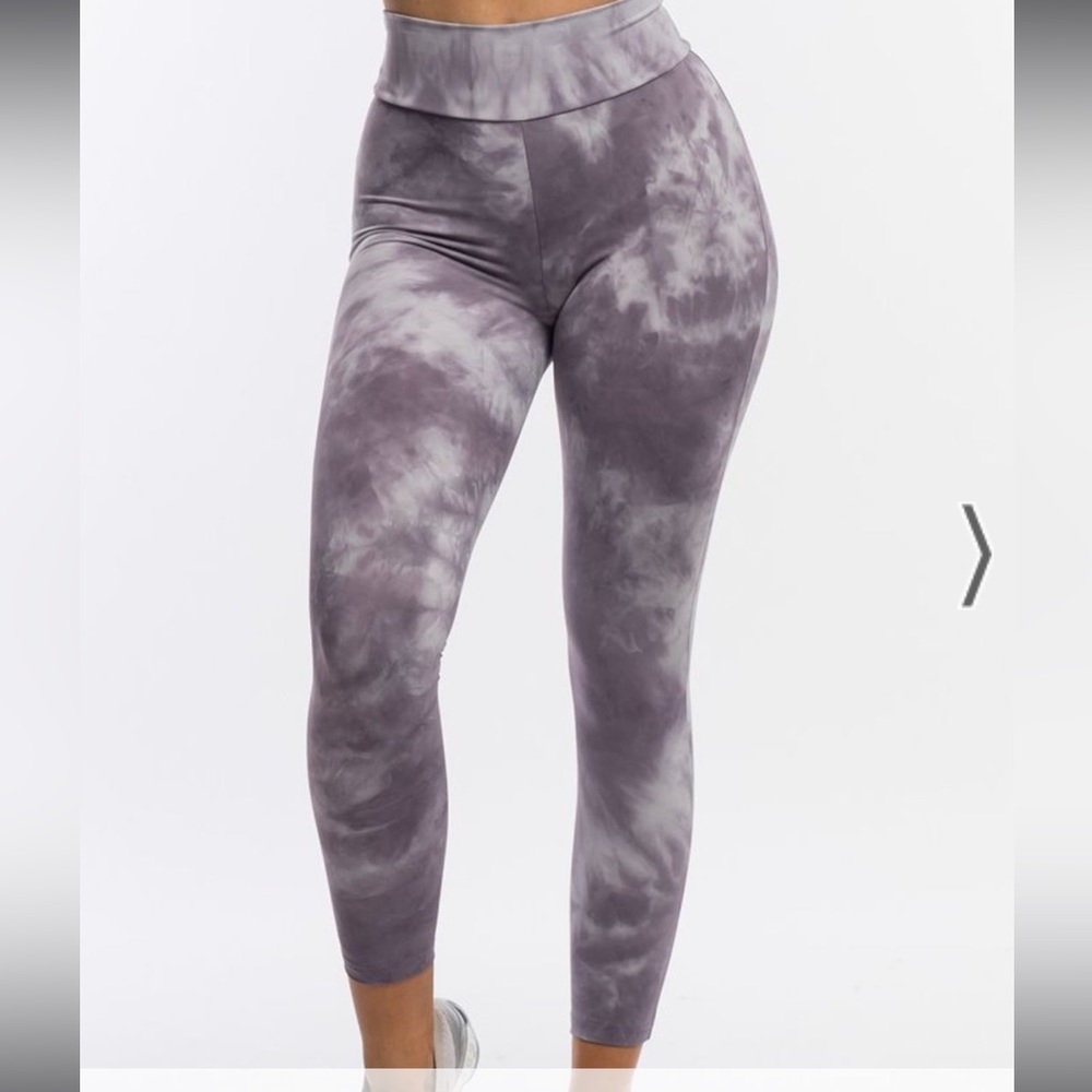 ECHT Dream Leggings and Sports Bra SIZE MEDIUM